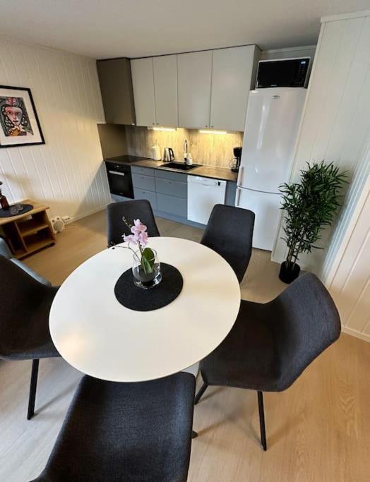 Moderne Sentral Leilighet Med 3 Soverom - Saltus Tromso Ngoại thất bức ảnh